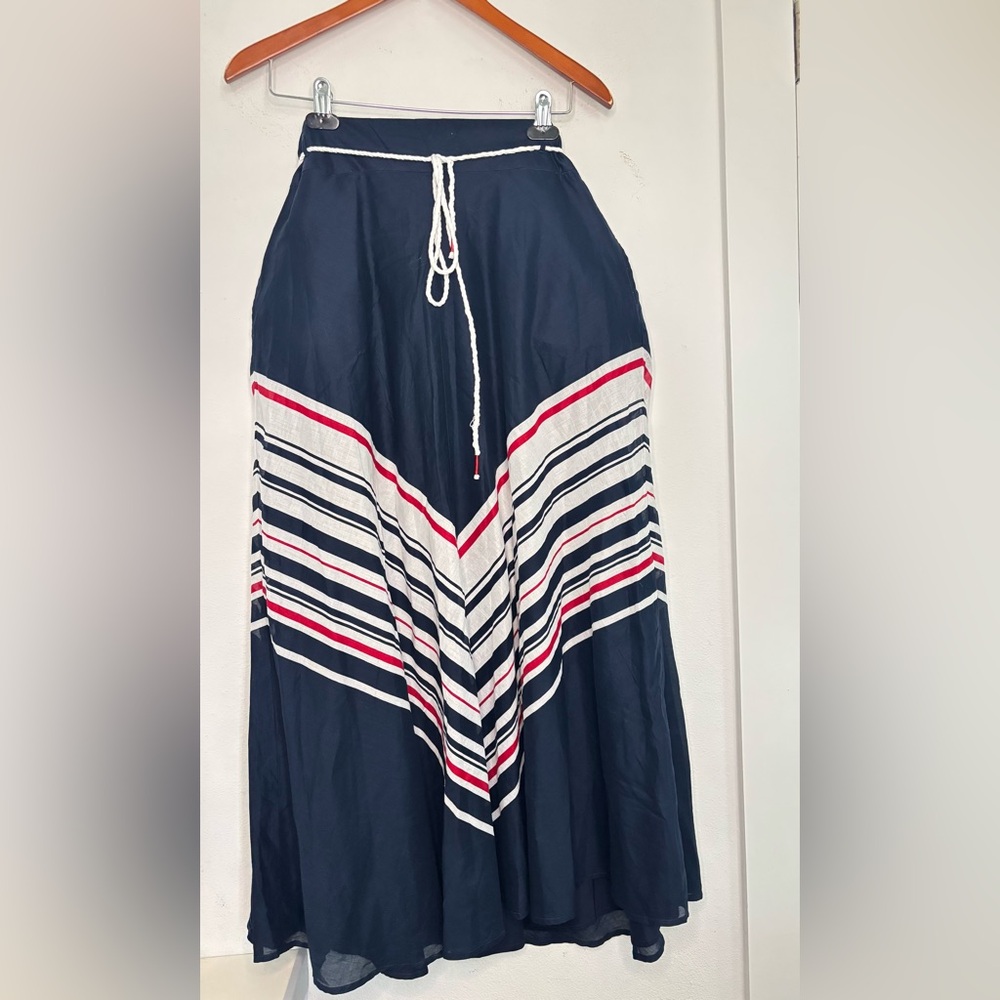 TOMMY HILFIGER NAVY CHEVRON MAXI SKIRT W/ BRAIDED ROPE BELT SZ 6